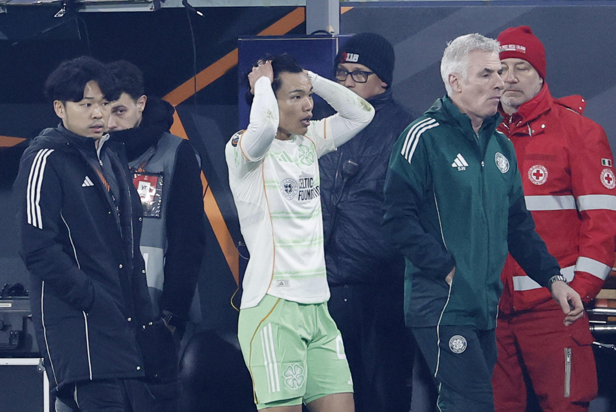 유럽 무대 퇴장 수난: 김민재 향한 위로, 하타테 향한 비난 - 한일 축구 팬심의 온도차 분석