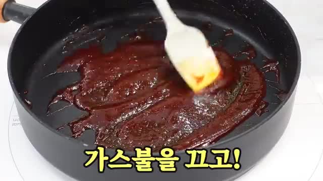 양념 만들기와 마늘 버무리기